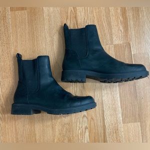 Women’s Clark’s Black Leather Chelsea Boots